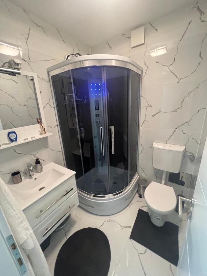 Apartman Paola - Massage Chair- 0-24 Self Check In Out- Жупаня Экстерьер фото